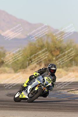 media/Nov-02-2025-CVMA (Sun) [[337aff29ab]]/Race 17-Amateur Supersport Middleweight/